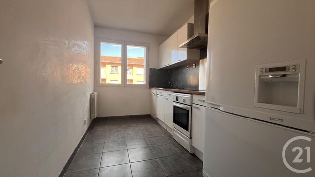 Afficher la photo en grand Appartement F3 à vendre - 3 pièces - 67.11 m2 - ST AFFRIQUE - 12 - MIDI-PYRENEES - Century 21 Des 5 Vallées