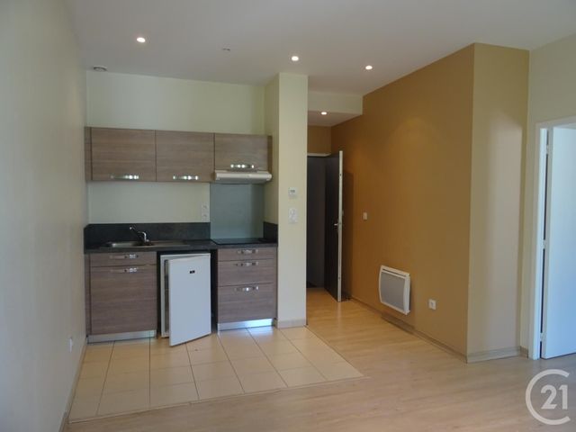 Appartement à louer - 2 pièces - 31.63 m2 - ST AFFRIQUE - 12 - MIDI-PYRENEES - Century 21 Des 5 Vallées