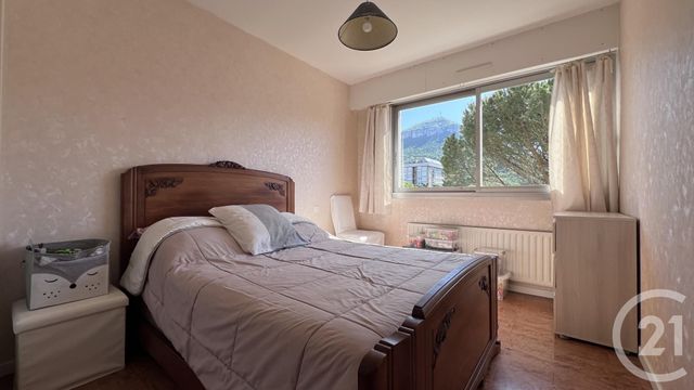 Appartement T4 à vendre - 4 pièces - 91.0 m2 - MILLAU - 12 - MIDI-PYRENEES - Century 21 Des 5 Vallées