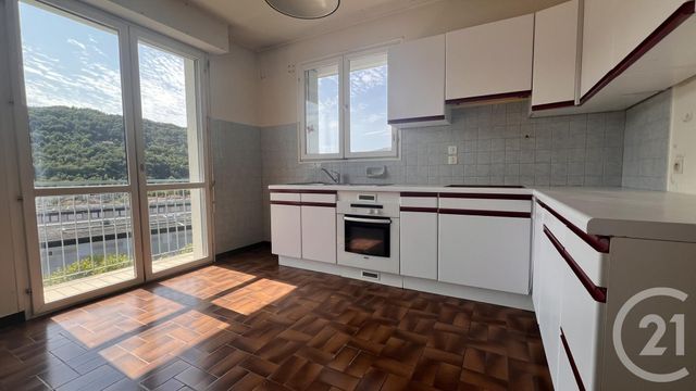 Appartement F3 à vendre - 3 pièces - 88.96 m2 - ST AFFRIQUE - 12 - MIDI-PYRENEES - Century 21 Des 5 Vallées