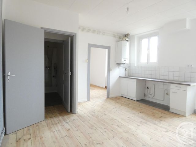 Appartement T1 à louer - 1 pièce - 30.0 m2 - ST AFFRIQUE - 12 - MIDI-PYRENEES - Century 21 Des 5 Vallées