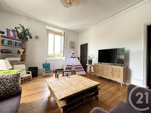 Afficher la photo en grand Appartement F4 à vendre - 4 pièces - 135.06 m2 - ST AFFRIQUE - 12 - MIDI-PYRENEES - Century 21 Des 5 Vallées