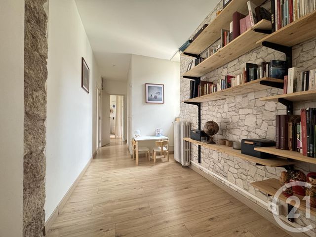 Afficher la photo en grand Appartement F4 à vendre - 4 pièces - 135.06 m2 - ST AFFRIQUE - 12 - MIDI-PYRENEES - Century 21 Des 5 Vallées