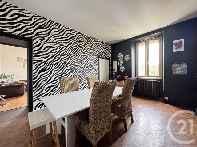 Afficher la photo en grand Appartement F4 à vendre - 4 pièces - 135.06 m2 - ST AFFRIQUE - 12 - MIDI-PYRENEES - Century 21 Des 5 Vallées