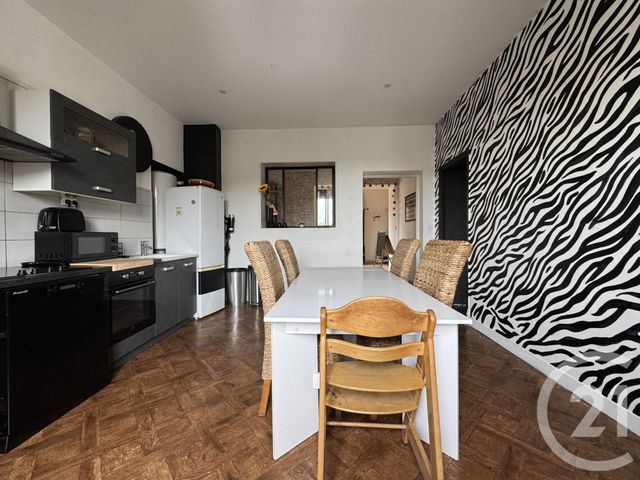 Afficher la photo en grand Appartement F4 à vendre - 4 pièces - 135.06 m2 - ST AFFRIQUE - 12 - MIDI-PYRENEES - Century 21 Des 5 Vallées