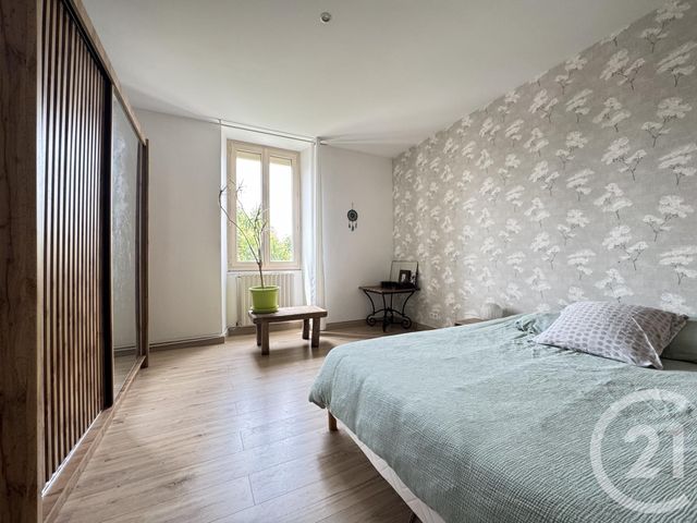 Afficher la photo en grand Appartement F4 à vendre - 4 pièces - 135.06 m2 - ST AFFRIQUE - 12 - MIDI-PYRENEES - Century 21 Des 5 Vallées