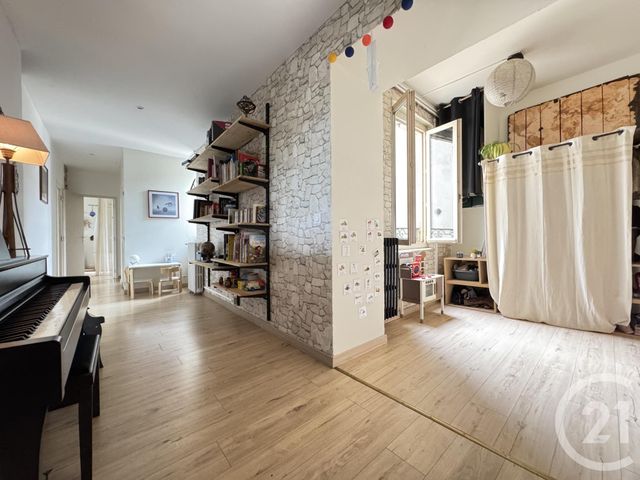 Afficher la photo en grand Appartement F4 à vendre - 4 pièces - 135.06 m2 - ST AFFRIQUE - 12 - MIDI-PYRENEES - Century 21 Des 5 Vallées