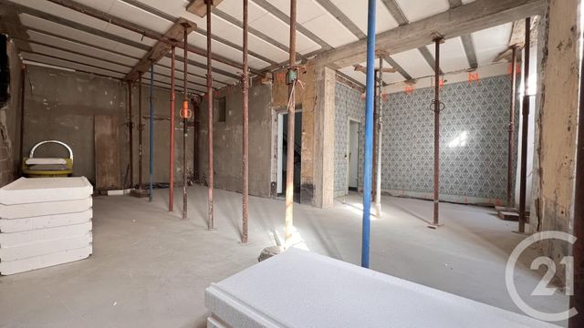Afficher la photo en grand immeuble à vendre - 220.0 m2 - ST AFFRIQUE - 12 - MIDI-PYRENEES - Century 21 Des 5 Vallées