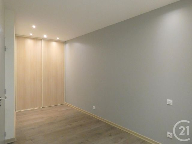 Appartement T3 à louer - 3 pièces - 62.48 m2 - ST AFFRIQUE - 12 - MIDI-PYRENEES - Century 21 Des 5 Vallées