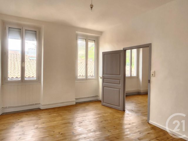 Appartement T2 à louer - 2 pièces - 61.6 m2 - ST AFFRIQUE - 12 - MIDI-PYRENEES - Century 21 Des 5 Vallées