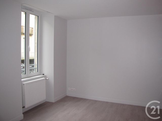 Appartement T3 à louer - 3 pièces - 59.1 m2 - ST AFFRIQUE - 12 - MIDI-PYRENEES - Century 21 Des 5 Vallées