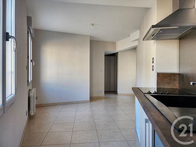 Appartement T2 à louer - 2 pièces - 36.89 m2 - ST AFFRIQUE - 12 - MIDI-PYRENEES - Century 21 Des 5 Vallées
