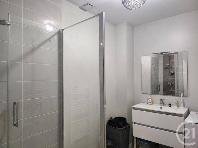 Appartement T2 à louer - 2 pièces - 42.18 m2 - ST AFFRIQUE - 12 - MIDI-PYRENEES - Century 21 Des 5 Vallées