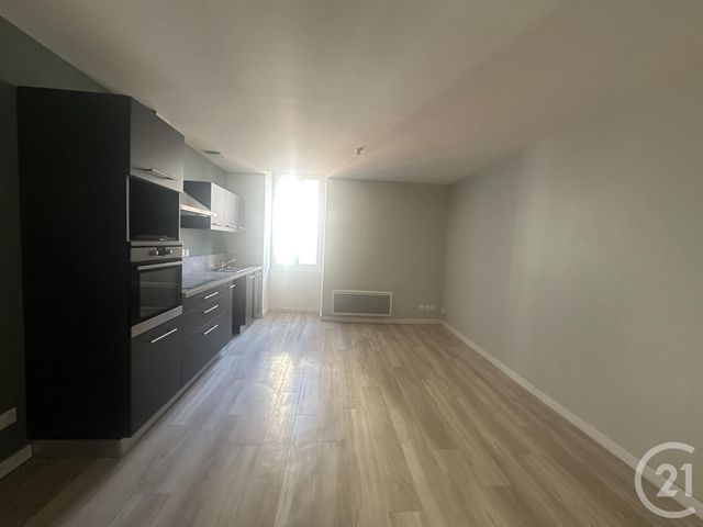 Appartement T2 à louer - 2 pièces - 42.18 m2 - ST AFFRIQUE - 12 - MIDI-PYRENEES - Century 21 Des 5 Vallées