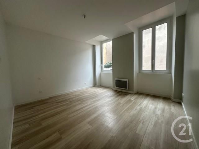 Appartement T2 à louer - 2 pièces - 42.18 m2 - ST AFFRIQUE - 12 - MIDI-PYRENEES - Century 21 Des 5 Vallées