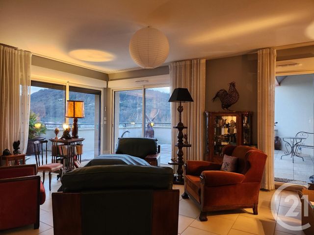 Appartement T4 à louer - 4 pièces - 122.0 m2 - ST AFFRIQUE - 12 - MIDI-PYRENEES - Century 21 Des 5 Vallées