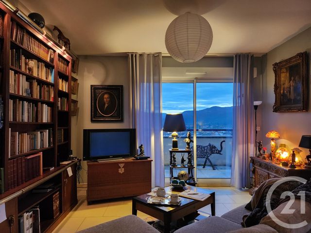 Appartement T4 à louer - 4 pièces - 122.0 m2 - ST AFFRIQUE - 12 - MIDI-PYRENEES - Century 21 Des 5 Vallées