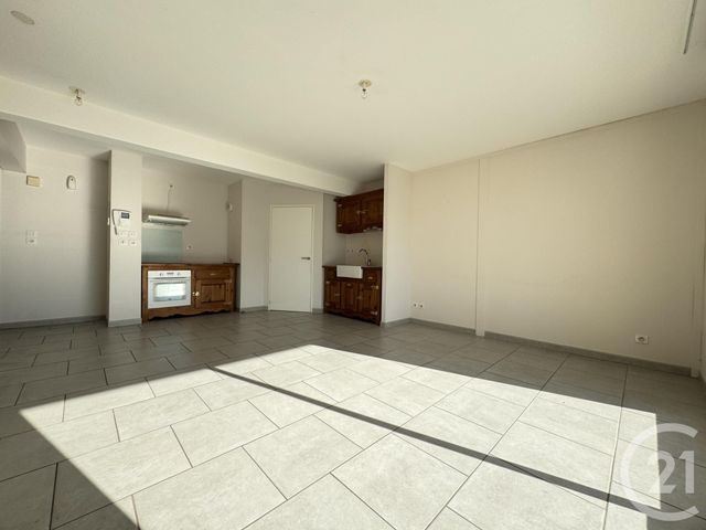 Appartement T2 à vendre - 2 pièces - 51.68 m2 - ST AFFRIQUE - 12 - MIDI-PYRENEES - Century 21 Des 5 Vallées