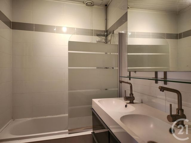 maison à louer - 5 pièces - 165.41 m2 - ST AFFRIQUE - 12 - MIDI-PYRENEES - Century 21 Des 5 Vallées