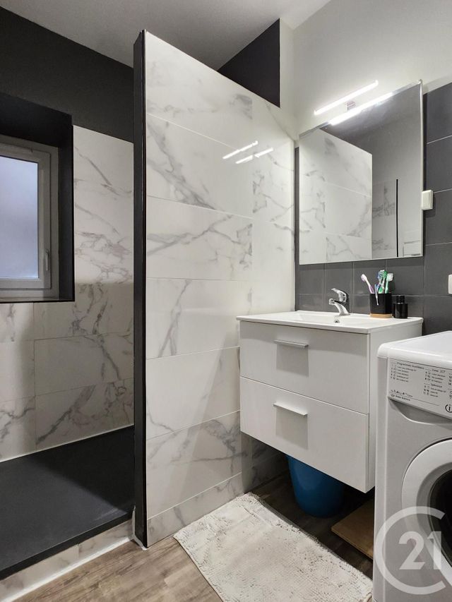 Appartement F3 à louer - 3 pièces - 71.25 m2 - ST AFFRIQUE - 12 - MIDI-PYRENEES - Century 21 Des 5 Vallées