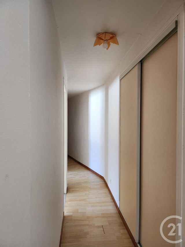 Appartement T4 à louer - 4 pièces - 131.4 m2 - ST AFFRIQUE - 12 - MIDI-PYRENEES - Century 21 Des 5 Vallées