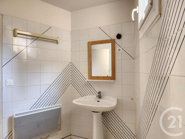 Appartement T4 à louer - 4 pièces - 131.4 m2 - ST AFFRIQUE - 12 - MIDI-PYRENEES - Century 21 Des 5 Vallées