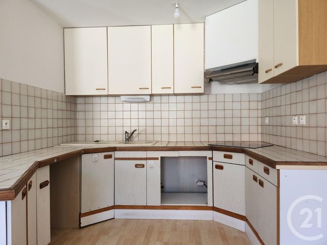 Appartement T4 à louer - 4 pièces - 131.4 m2 - ST AFFRIQUE - 12 - MIDI-PYRENEES - Century 21 Des 5 Vallées