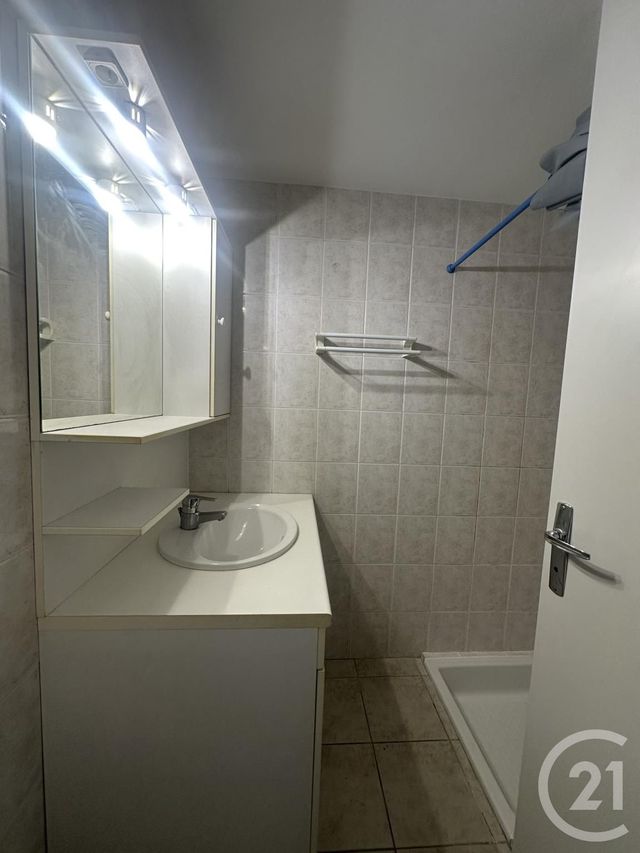 Appartement T3 à louer - 3 pièces - 50.4 m2 - VABRES L ABBAYE - 12 - MIDI-PYRENEES - Century 21 Des 5 Vallées