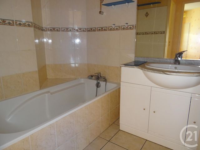 Appartement T3 à louer - 3 pièces - 76.52 m2 - ST AFFRIQUE - 12 - MIDI-PYRENEES - Century 21 Des 5 Vallées