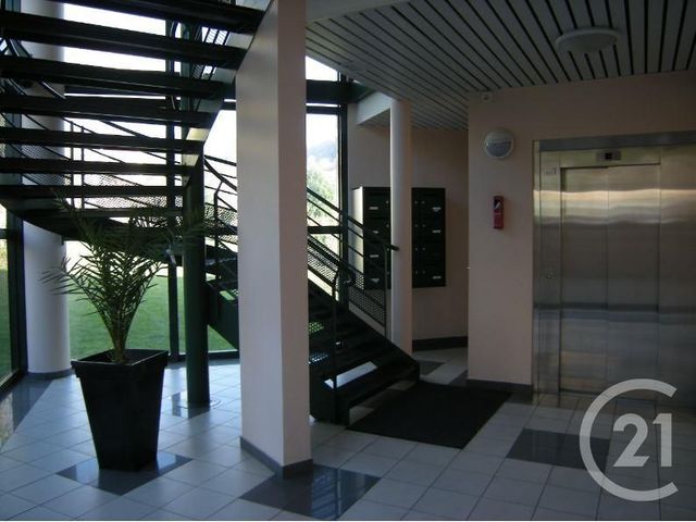 Appartement T3 à louer - 3 pièces - 76.52 m2 - ST AFFRIQUE - 12 - MIDI-PYRENEES - Century 21 Des 5 Vallées