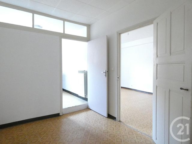 Appartement T2 à louer - 2 pièces - 58.7 m2 - ST AFFRIQUE - 12 - MIDI-PYRENEES - Century 21 Des 5 Vallées