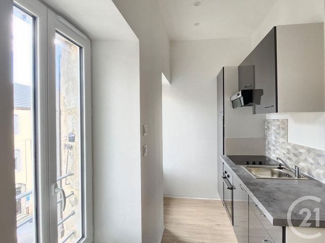 Appartement T2 à louer - 2 pièces - 34.4 m2 - ST AFFRIQUE - 12 - MIDI-PYRENEES - Century 21 Des 5 Vallées