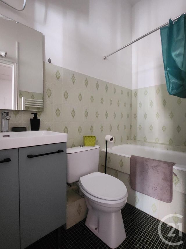 Appartement T2 à louer - 2 pièces - 41.99 m2 - ST AFFRIQUE - 12 - MIDI-PYRENEES - Century 21 Des 5 Vallées