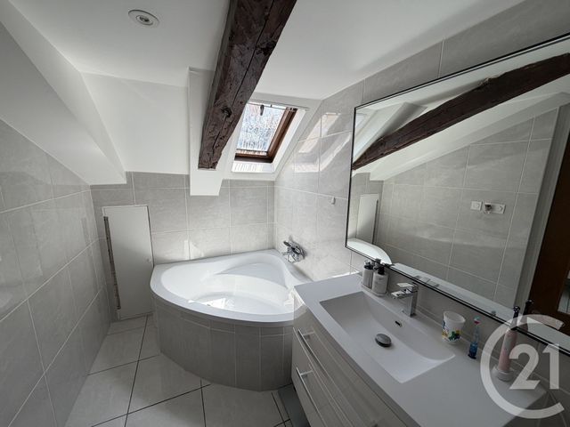 Appartement F3 bis à vendre - 4 pièces - 98.23 m2 - MILLAU - 12 - MIDI-PYRENEES - Century 21 Des 5 Vallées