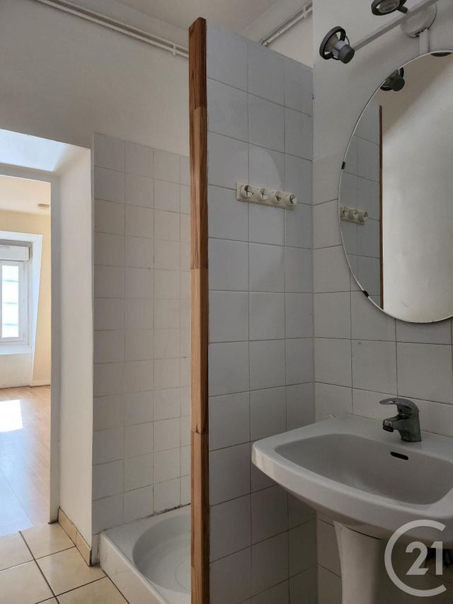 Appartement T2 à louer - 2 pièces - 58.8 m2 - ST AFFRIQUE - 12 - MIDI-PYRENEES - Century 21 Des 5 Vallées