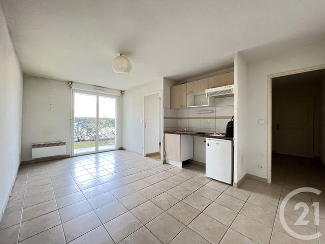 Appartement T2 à louer - 2 pièces - 35.3 m2 - ST AFFRIQUE - 12 - MIDI-PYRENEES - Century 21 Des 5 Vallées