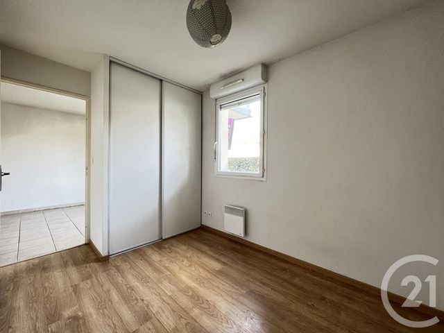 Appartement T2 à louer - 2 pièces - 35.3 m2 - ST AFFRIQUE - 12 - MIDI-PYRENEES - Century 21 Des 5 Vallées