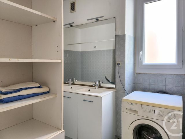 Appartement T4 à louer - 4 pièces - 79.85 m2 - ST AFFRIQUE - 12 - MIDI-PYRENEES - Century 21 Des 5 Vallées