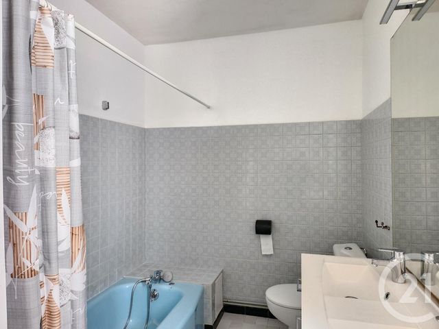 Appartement T4 à louer - 4 pièces - 79.85 m2 - ST AFFRIQUE - 12 - MIDI-PYRENEES - Century 21 Des 5 Vallées