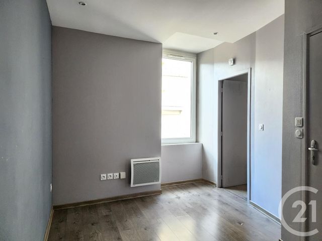 Appartement T2 à louer - 2 pièces - 30.16 m2 - ST AFFRIQUE - 12 - MIDI-PYRENEES - Century 21 Des 5 Vallées