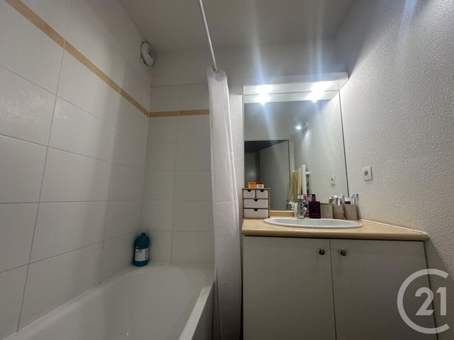 Appartement T2 à louer - 2 pièces - 45.1 m2 - ST AFFRIQUE - 12 - MIDI-PYRENEES - Century 21 Des 5 Vallées