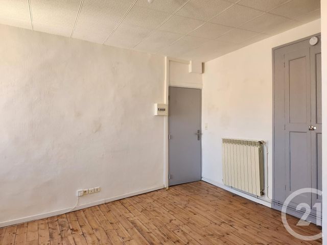 Appartement T1 à louer - 1 pièce - 30.0 m2 - ST AFFRIQUE - 12 - MIDI-PYRENEES - Century 21 Des 5 Vallées