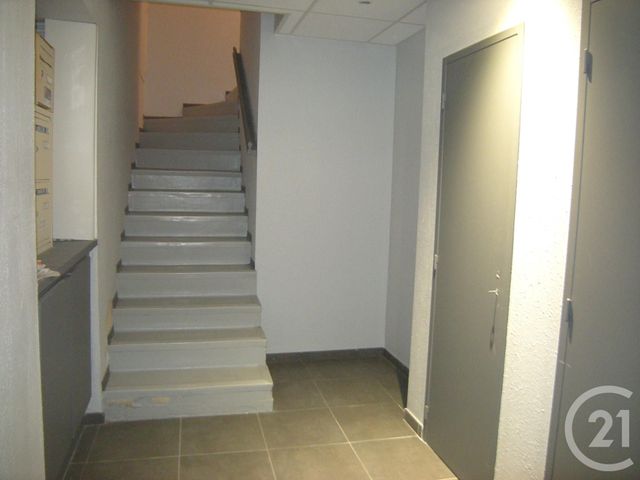 Appartement T2 à louer - 2 pièces - 31.63 m2 - ST AFFRIQUE - 12 - MIDI-PYRENEES - Century 21 Des 5 Vallées