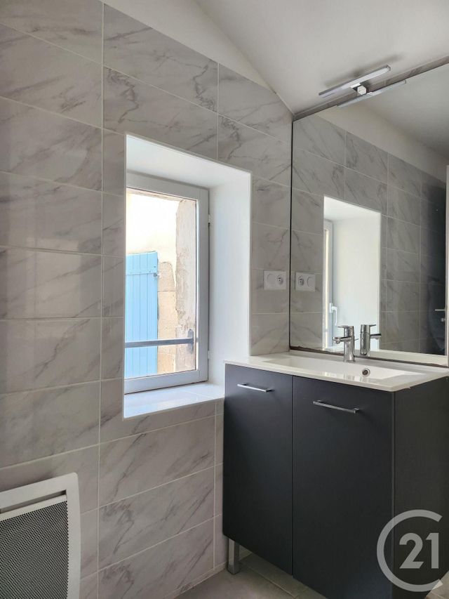 Appartement T2 à louer - 2 pièces - 35.19 m2 - ST AFFRIQUE - 12 - MIDI-PYRENEES - Century 21 Des 5 Vallées