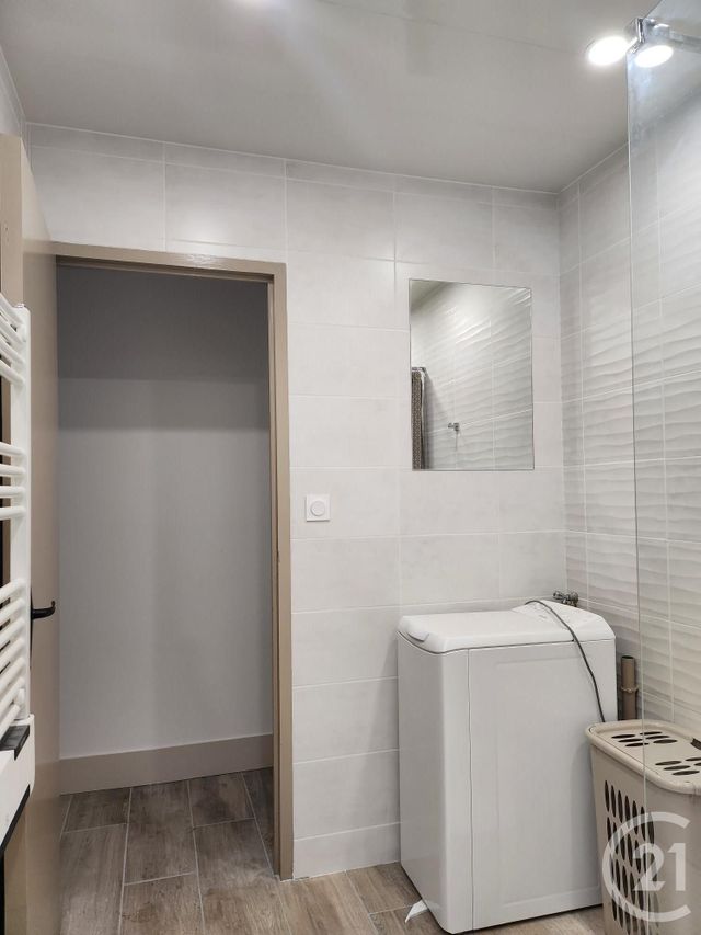 Appartement T2 à louer - 2 pièces - 45.25 m2 - ST AFFRIQUE - 12 - MIDI-PYRENEES - Century 21 Des 5 Vallées