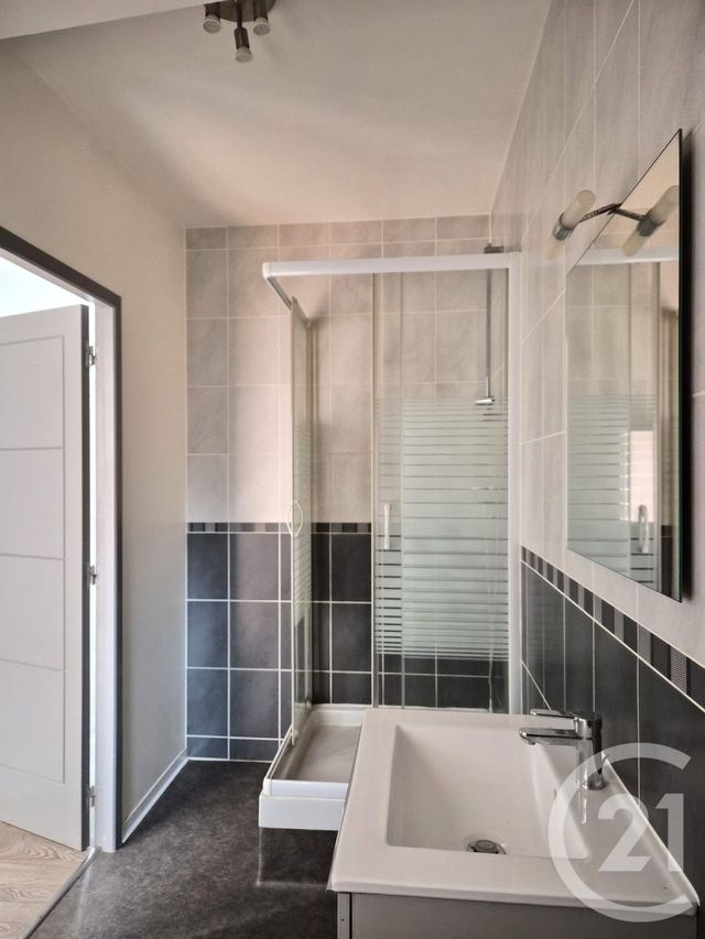 Appartement Studio à vendre - 1 pièce - 41.98 m2 - ST AFFRIQUE - 12 - MIDI-PYRENEES - Century 21 Des 5 Vallées
