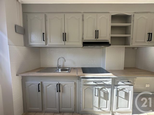 Appartement T4 à louer - 4 pièces - 110.35 m2 - ST AFFRIQUE - 12 - MIDI-PYRENEES - Century 21 Des 5 Vallées